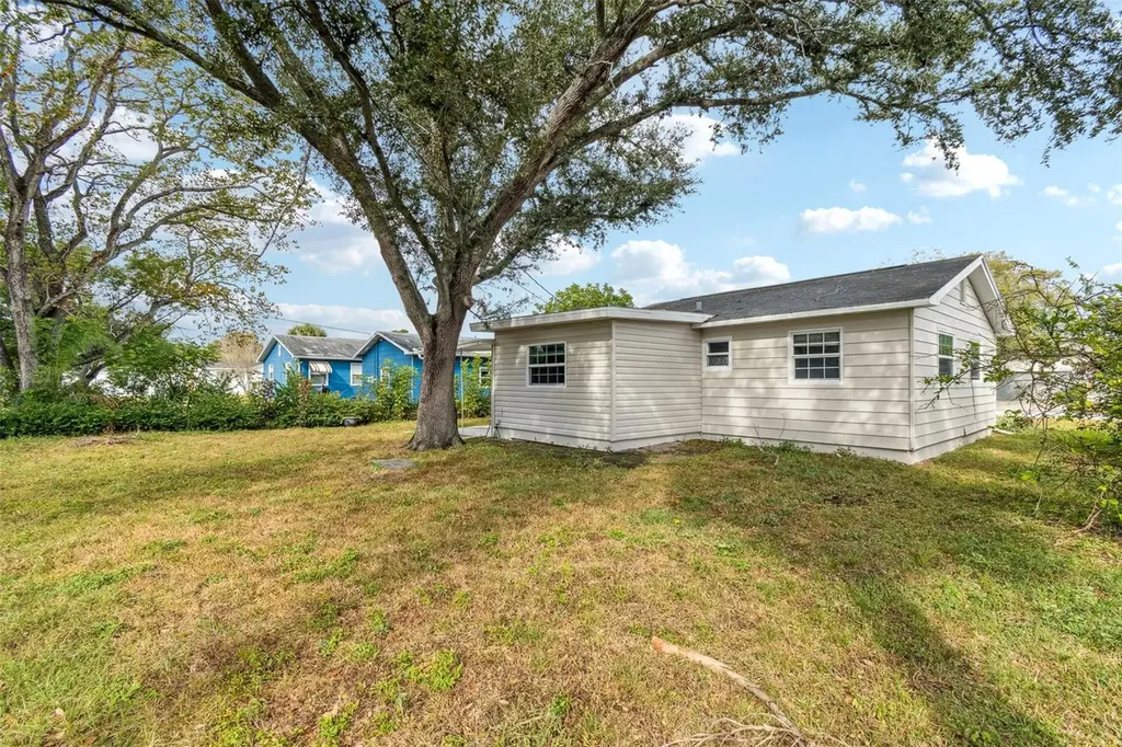 520 Freeport Avenue N St Petersburg FL 33702