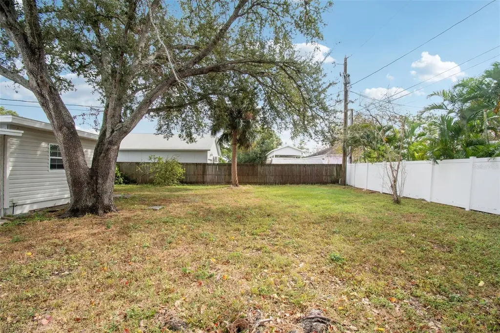 520 Freeport Avenue N St Petersburg FL 33702