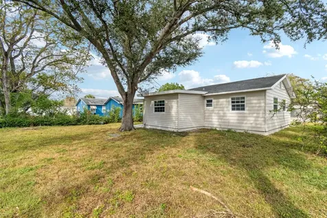 520 Freeport Avenue N St Petersburg FL 33702