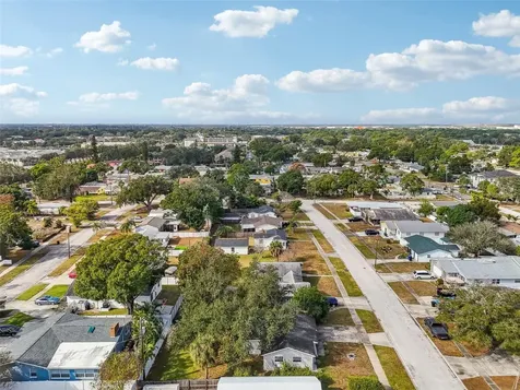520 Freeport Avenue N St Petersburg FL 33702