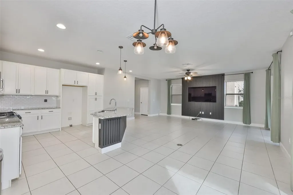 6207 Voyagers Place Apollo Beach FL 33572