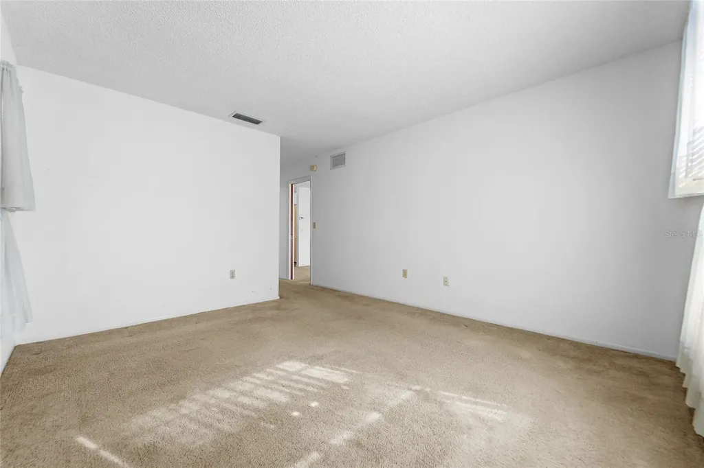 4299 Oakhurst Circle E Sarasota FL 34233