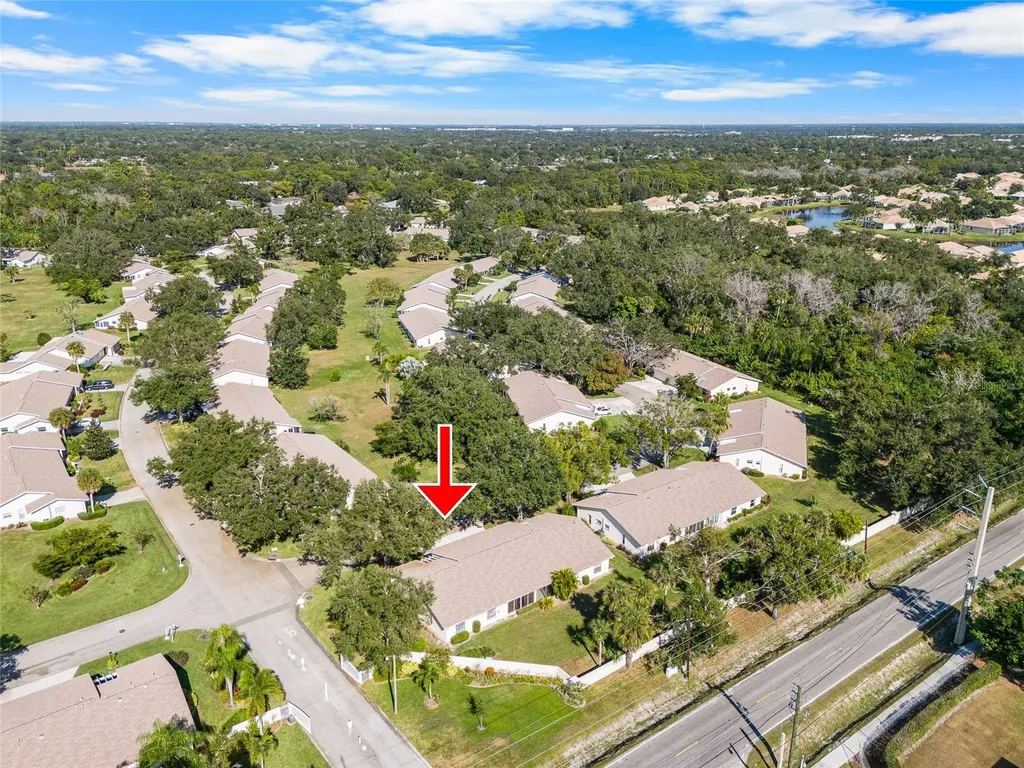 4299 Oakhurst Circle E Sarasota FL 34233