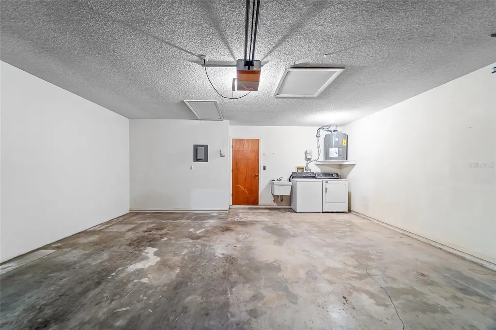 4299 Oakhurst Circle E Sarasota FL 34233