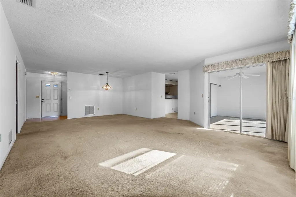4299 Oakhurst Circle E Sarasota FL 34233