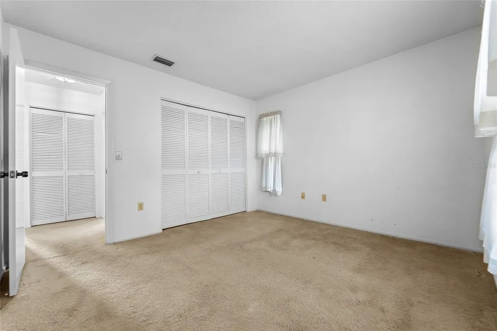 4299 Oakhurst Circle E Sarasota FL 34233