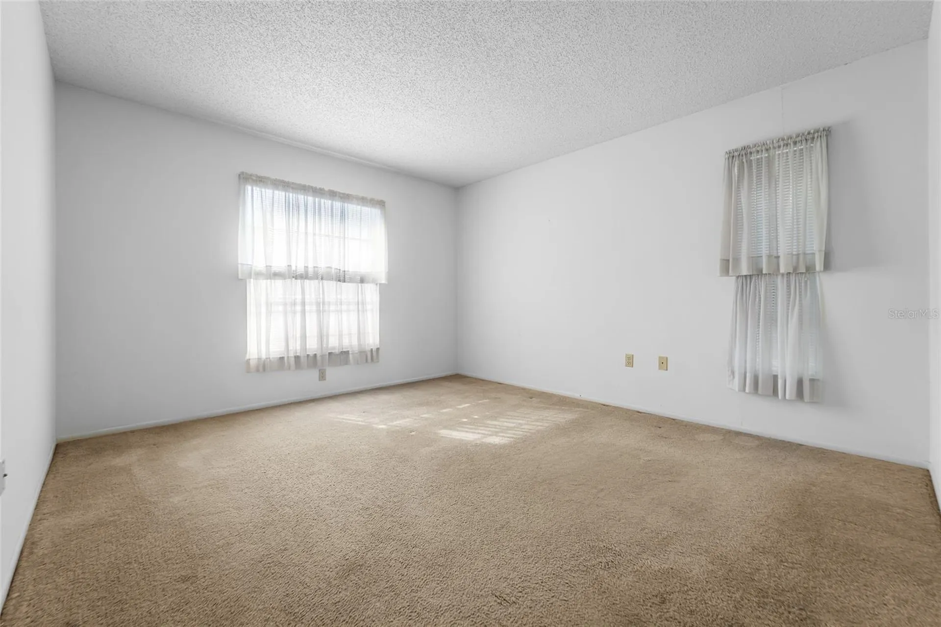4299 Oakhurst Circle E Sarasota FL 34233
