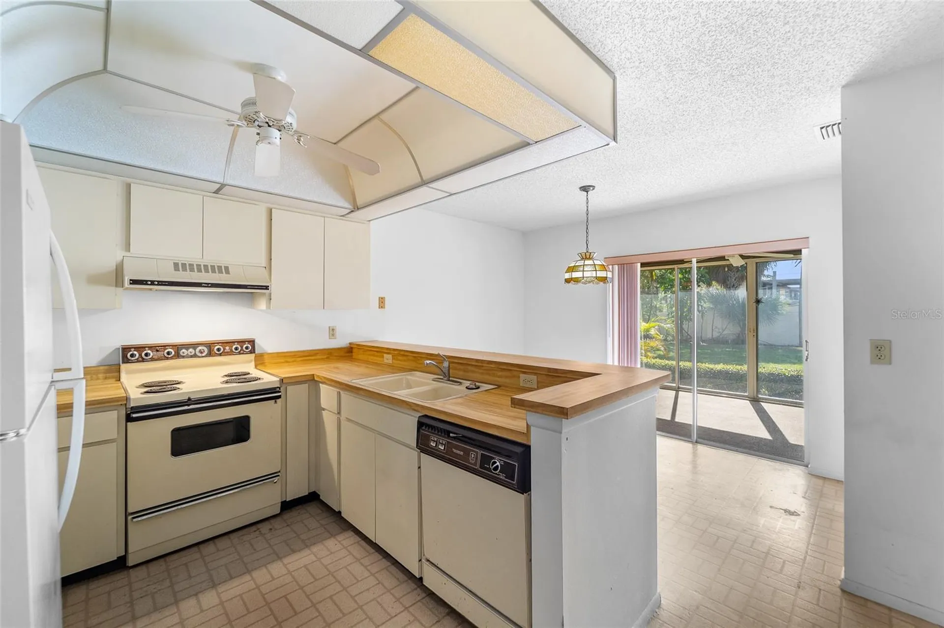 4299 Oakhurst Circle E Sarasota FL 34233