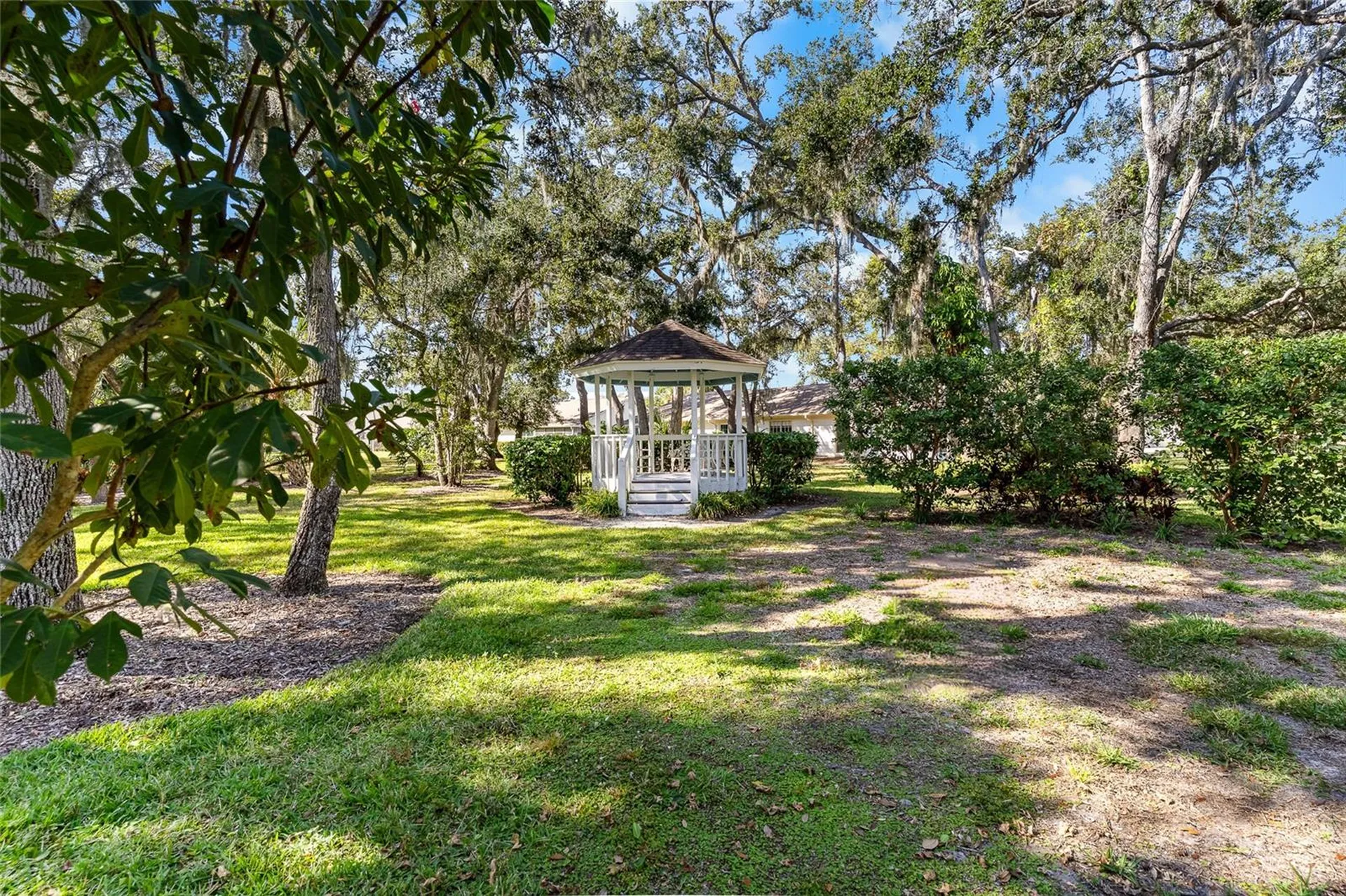 4299 Oakhurst Circle E Sarasota FL 34233