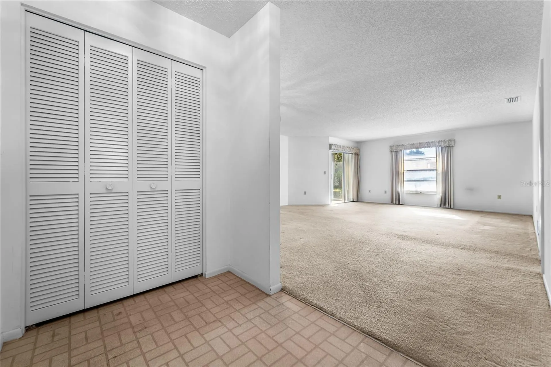 4299 Oakhurst Circle E Sarasota FL 34233