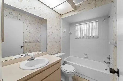 4299 Oakhurst Circle E Sarasota FL 34233