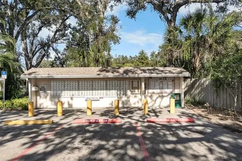4299 Oakhurst Circle E Sarasota FL 34233