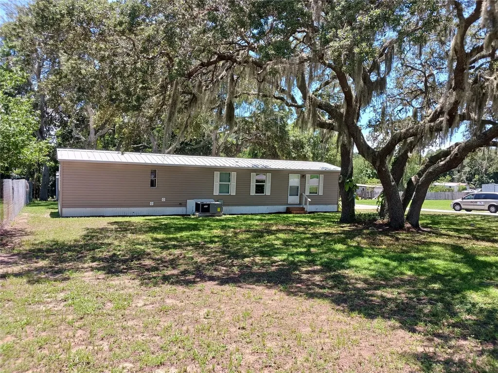 25624 Madison Street Astatula FL 34705