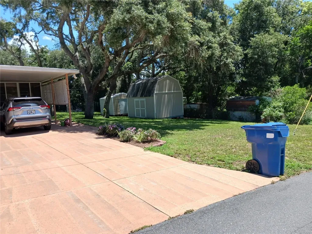 25624 Madison Street Astatula FL 34705