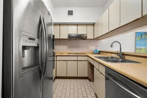 180 Crescent Cove Cove SE Humacao PR 00791