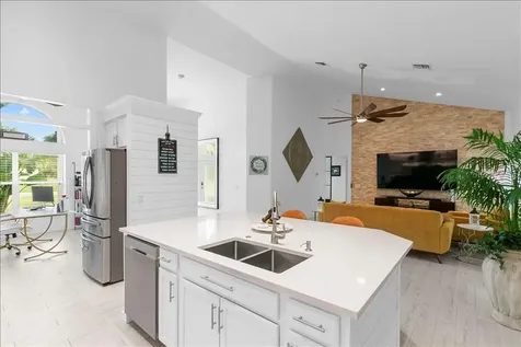 30912 Fairvista Drive Tavares FL 32778