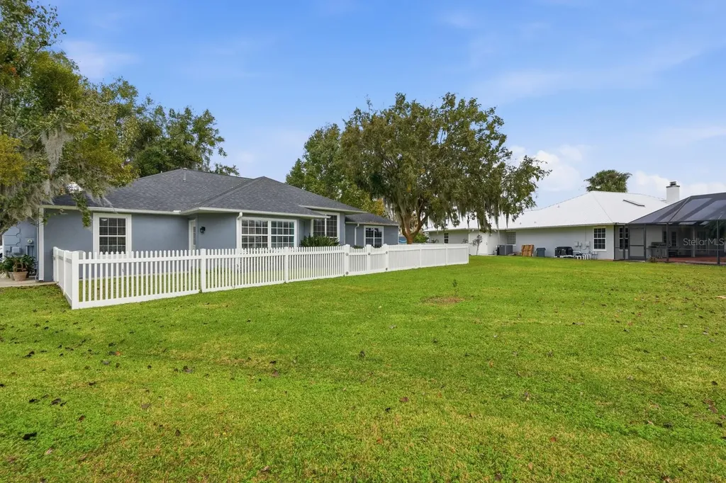 241 Crystal Cove Drive Palatka FL 32177