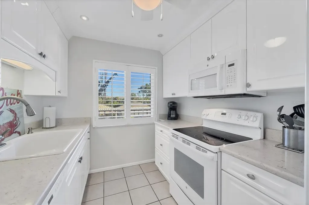 4825 Gulf Of Mexico Drive Longboat Key FL 34228