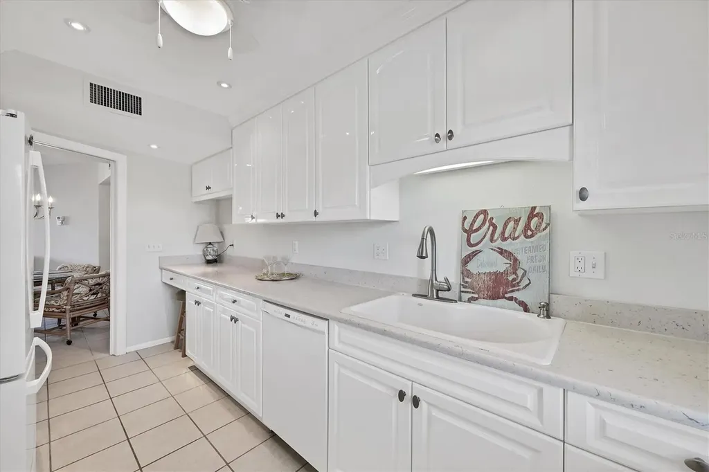 4825 Gulf Of Mexico Drive Longboat Key FL 34228