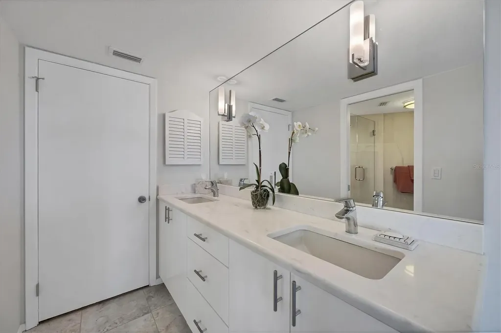 4825 Gulf Of Mexico Drive Longboat Key FL 34228