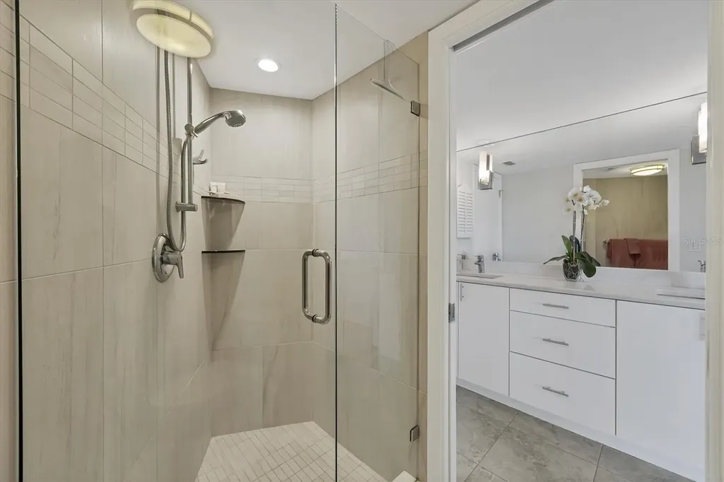 4825 Gulf Of Mexico Drive Longboat Key FL 34228