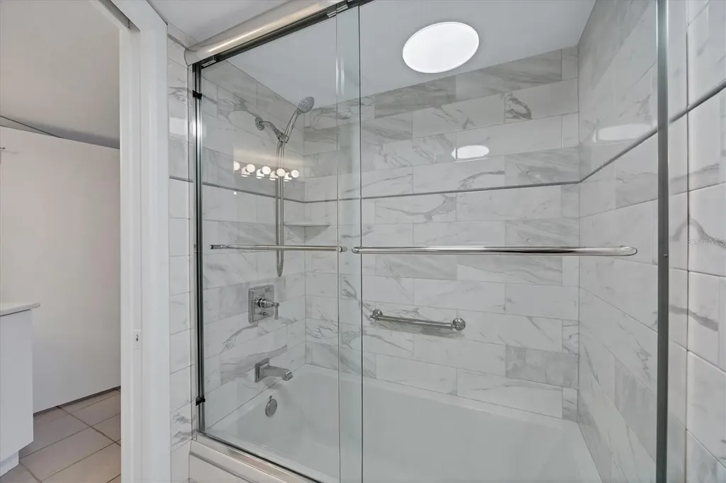 4825 Gulf Of Mexico Drive Longboat Key FL 34228