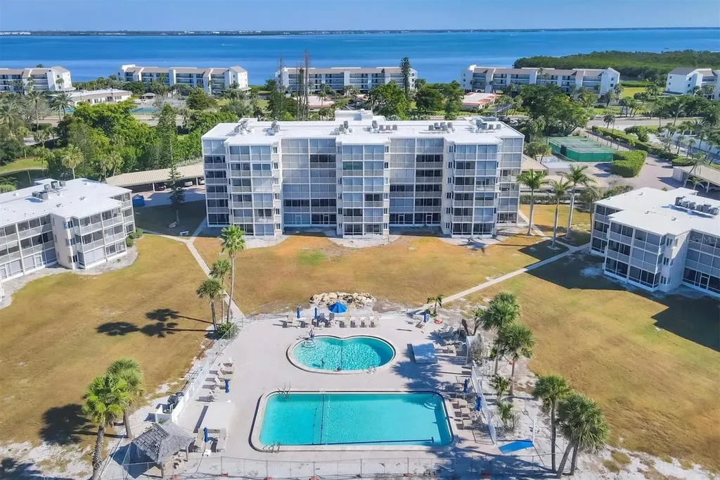4825 Gulf Of Mexico Drive Longboat Key FL 34228