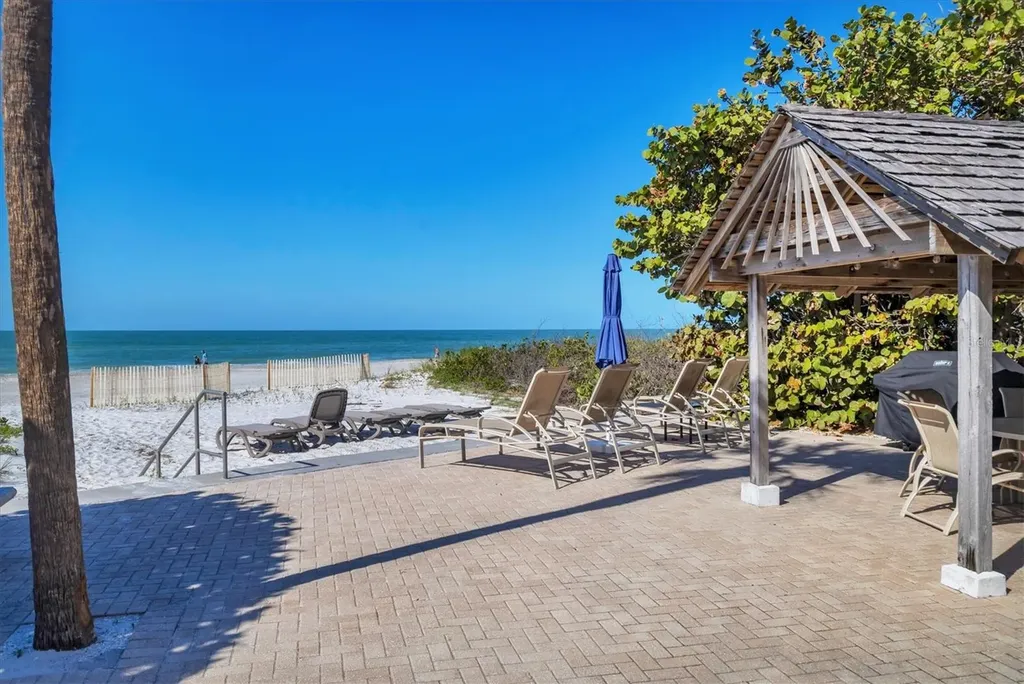 4825 Gulf Of Mexico Drive Longboat Key FL 34228