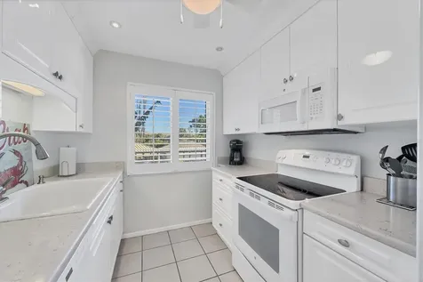 4825 Gulf Of Mexico Drive Longboat Key FL 34228