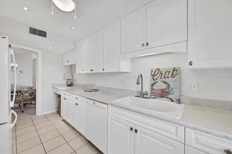 4825 Gulf Of Mexico Drive Longboat Key FL 34228
