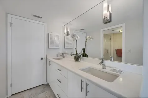 4825 Gulf Of Mexico Drive Longboat Key FL 34228