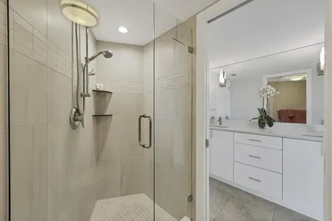 4825 Gulf Of Mexico Drive Longboat Key FL 34228