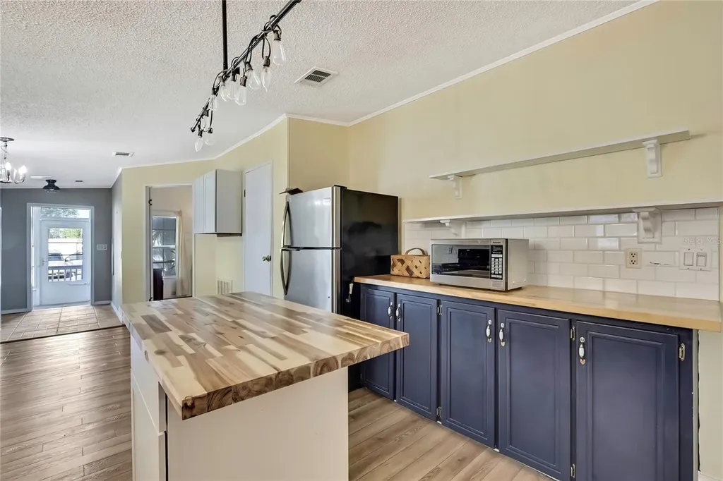 2400 Lemur Drive Holiday FL 34690