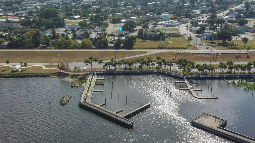 185 E Main Street Pahokee FL 33476