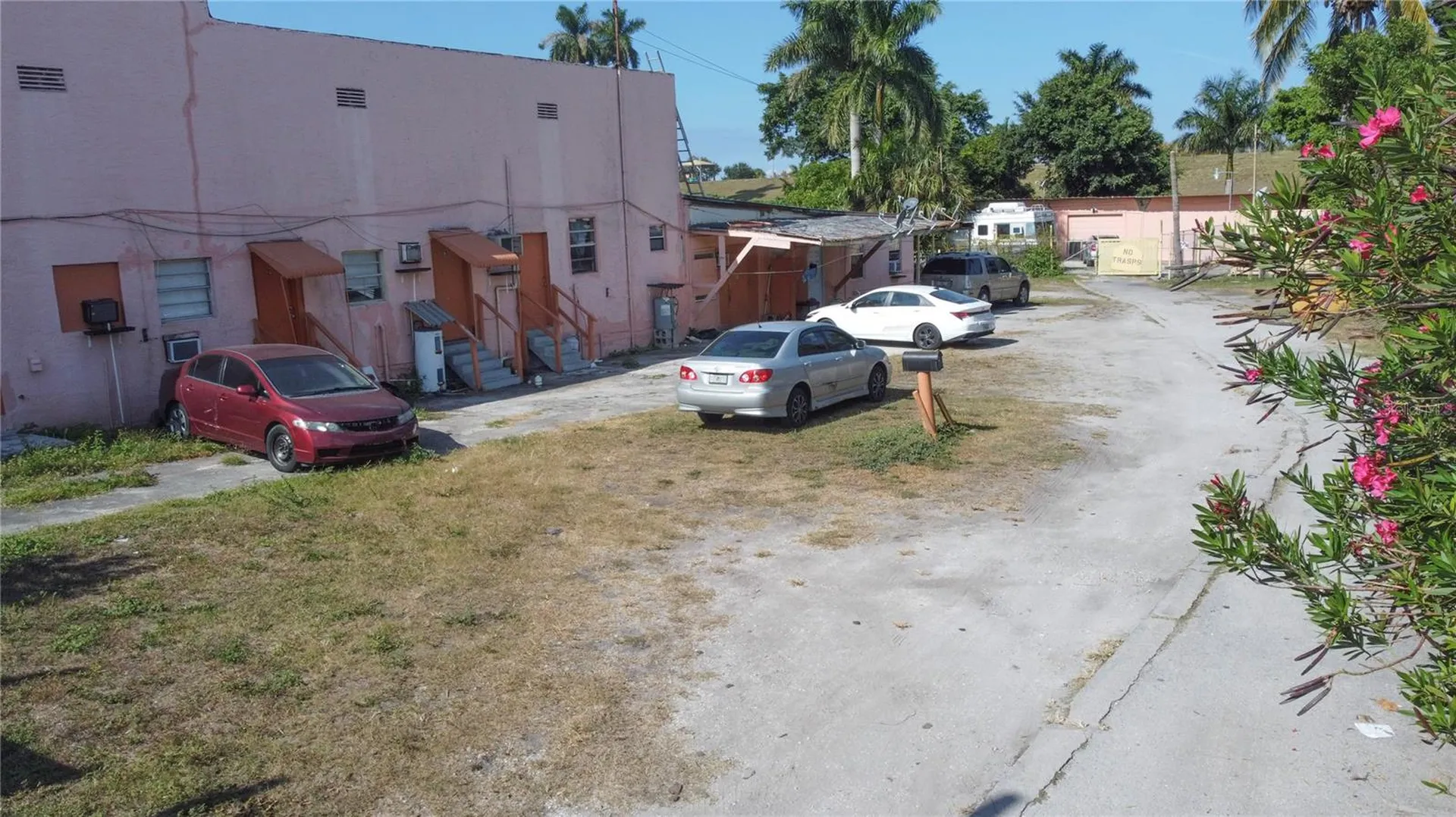 185 E Main Street Pahokee FL 33476