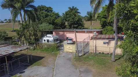 185 E Main Street Pahokee FL 33476