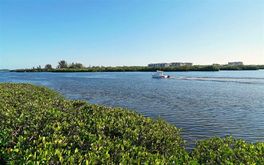 1225 Siesta Bayside Drive Sarasota FL 34242