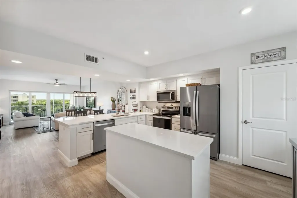 960 Starkey Road Largo FL 33771