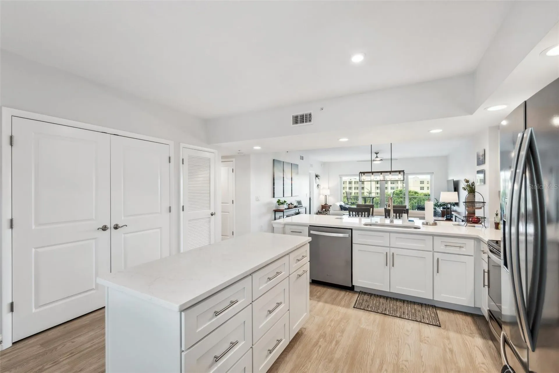 960 Starkey Road Largo FL 33771