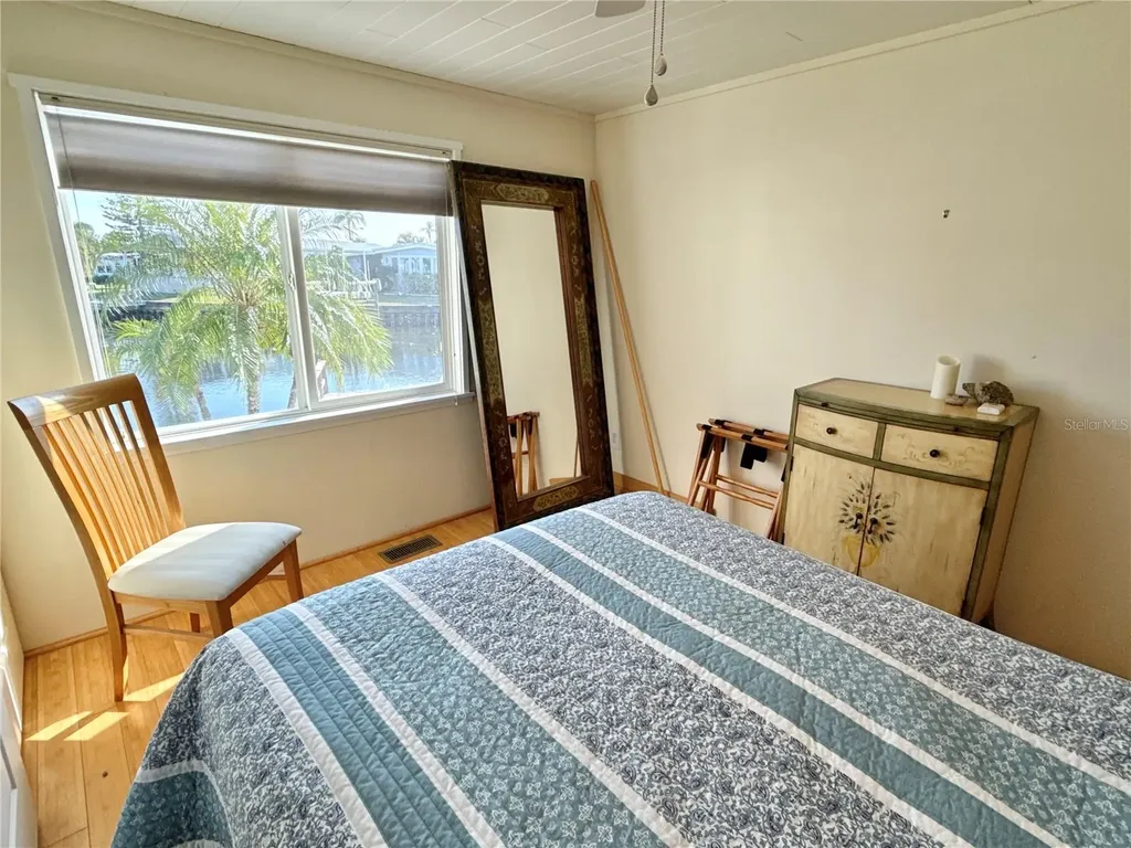 340 Mount Oak Avenue NE St Petersburg FL 33702