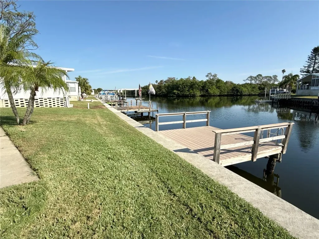 340 Mount Oak Avenue NE St Petersburg FL 33702