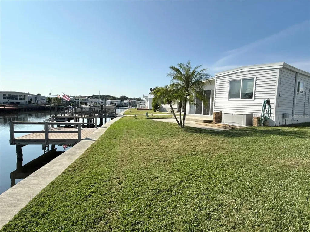 340 Mount Oak Avenue NE St Petersburg FL 33702