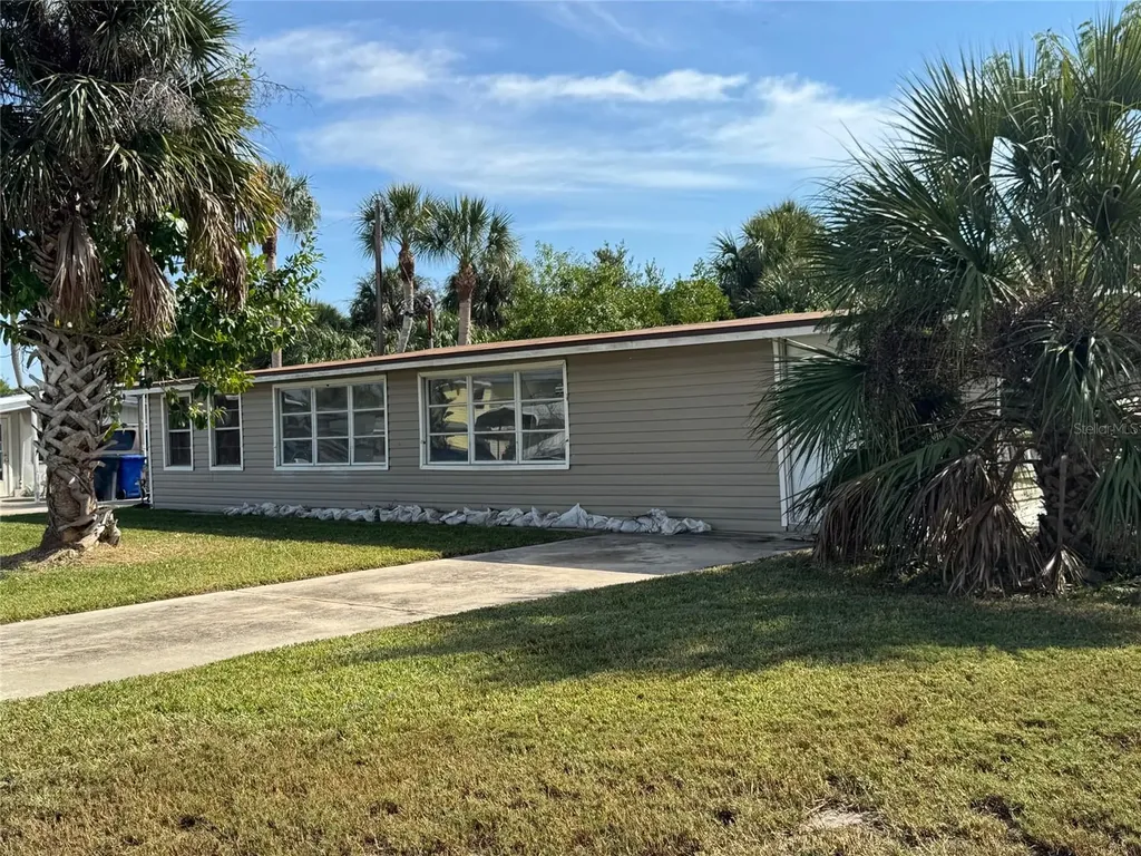 1021 Canal Street Ruskin FL 33570