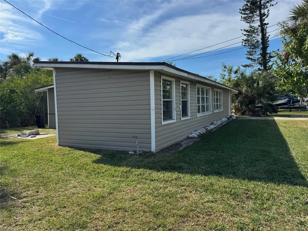 1021 Canal Street Ruskin FL 33570