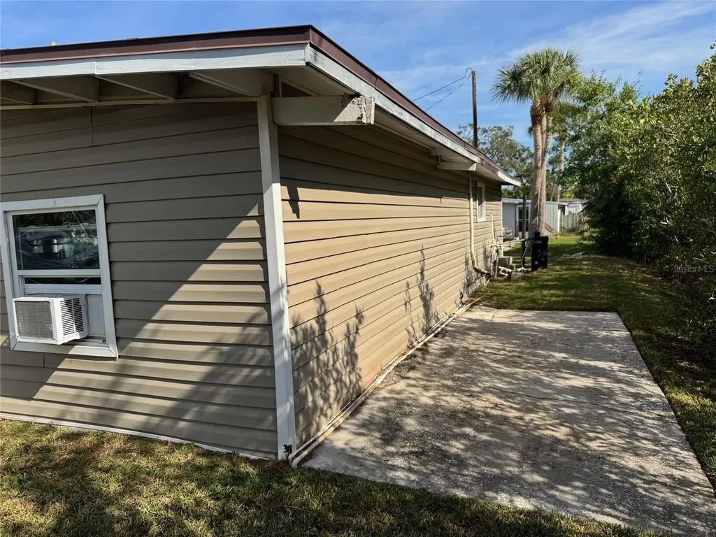 1021 Canal Street Ruskin FL 33570