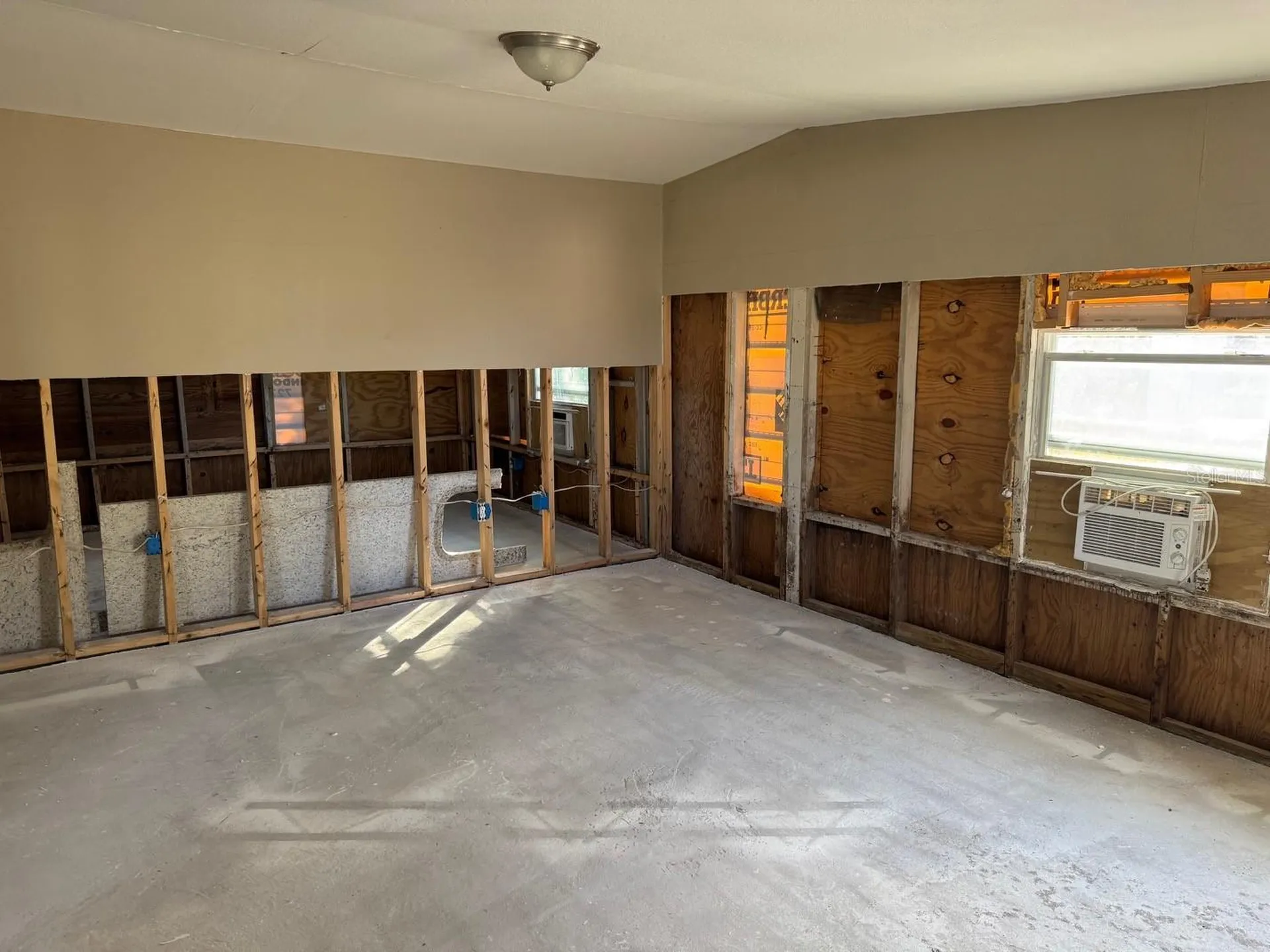 1021 Canal Street Ruskin FL 33570