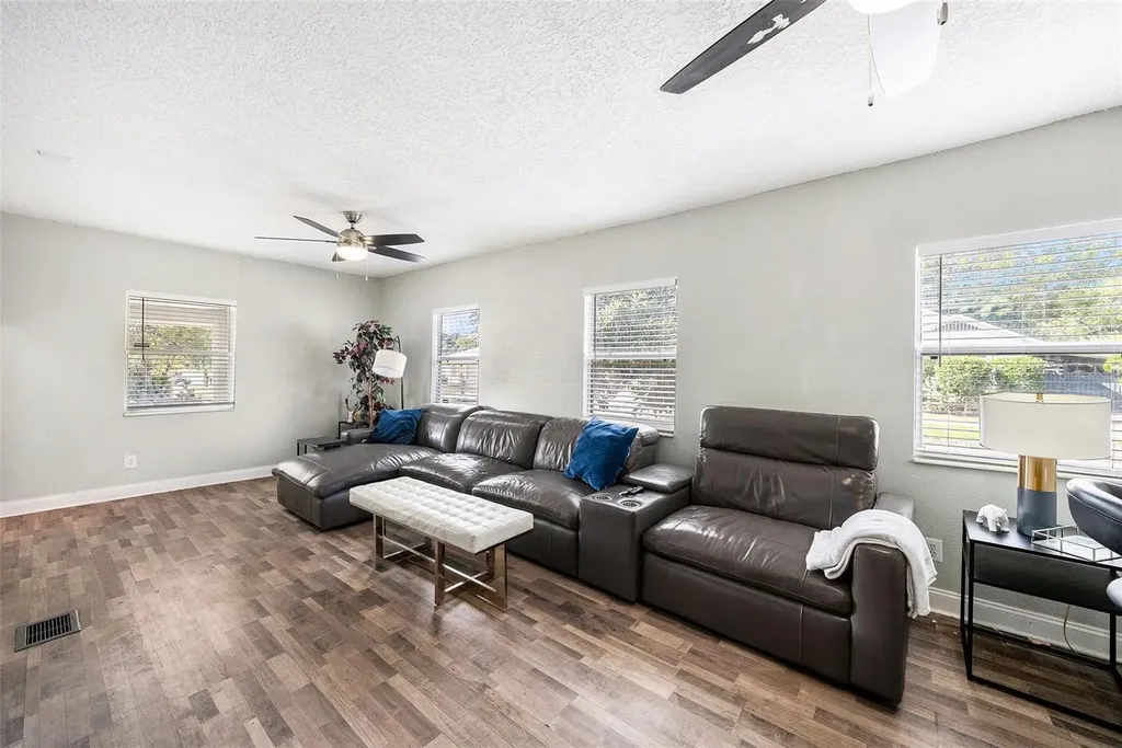 119 W Keyes Avenue Tampa FL 33602