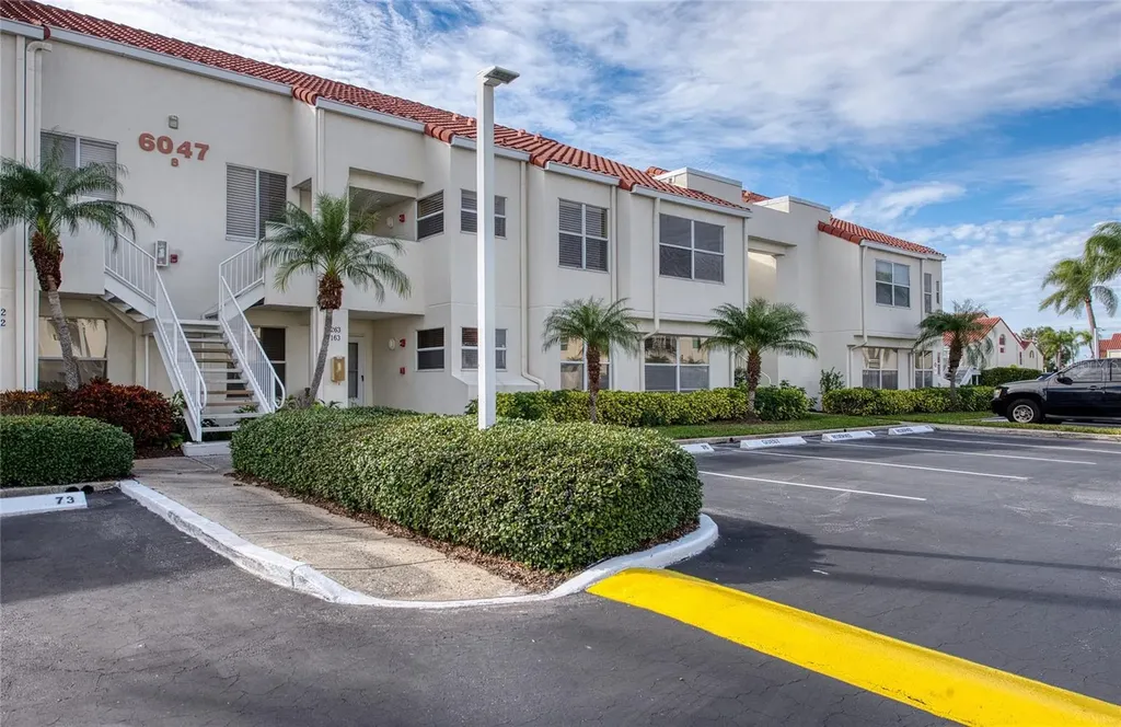 6047 Bahia Del Mar Boulevard St Petersburg FL 33715
