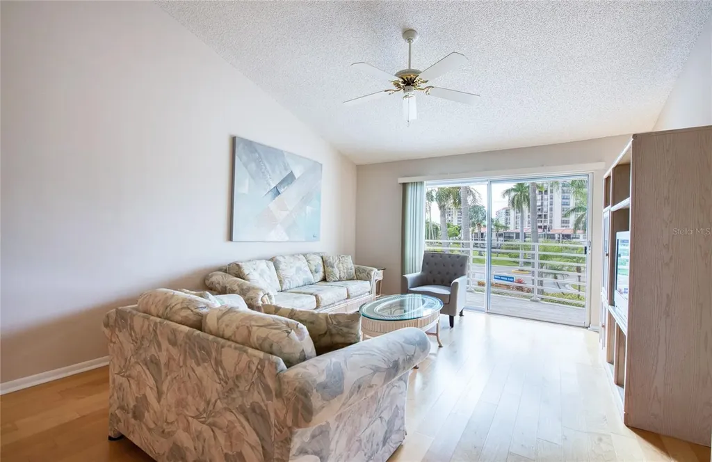 6047 Bahia Del Mar Boulevard St Petersburg FL 33715