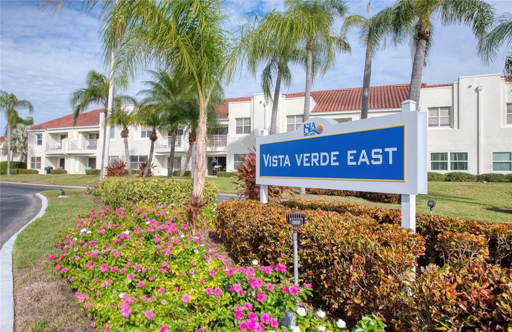 6047 Bahia Del Mar Boulevard St Petersburg FL 33715